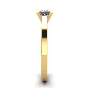 Anel de diamante com lapidação princesa em ouro amarelo 18K - Foto 2