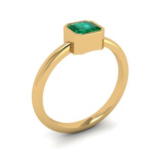 Elegante anel quadrado de esmeralda em ouro amarelo 18K - Foto 3