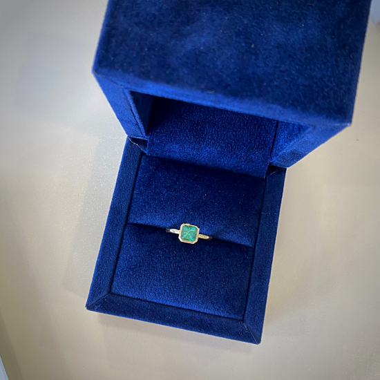 Elegante anel quadrado de esmeralda em ouro branco 18K,  Ampliar imagem 6