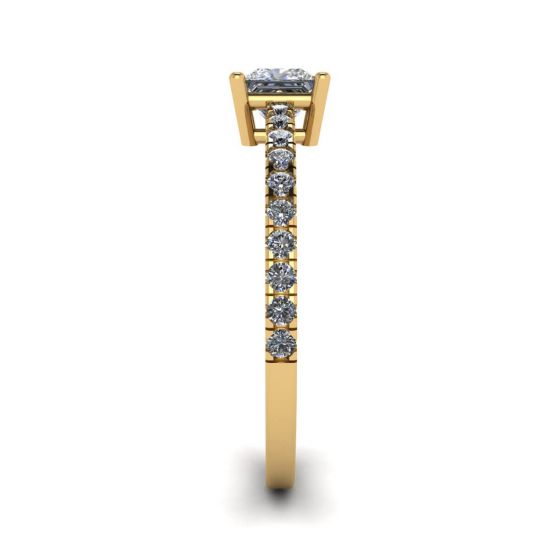 Anel de diamante com lapidação princesa com pavê lateral em ouro amarelo 18K, More Image 1