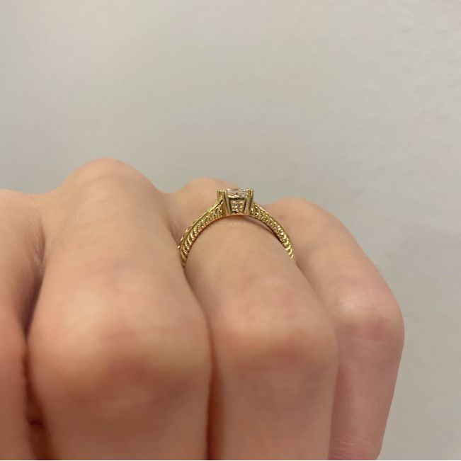 Anel de diamante estilo oriental corte princesa ouro amarelo 18 quilates - Foto 4
