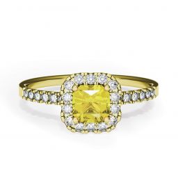 Almofada anel de diamante amarelo de 0,5 quilates com halo de ouro amarelo