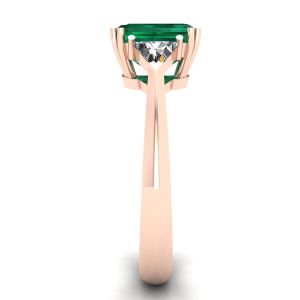 Anel de esmeralda de 3 quilates com diamantes laterais triangulares em ouro rosa - Foto 2