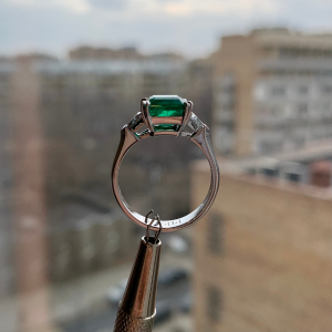 Anel de diamantes de esmeralda de 3,31 quilates e trilhões laterais - Foto 11