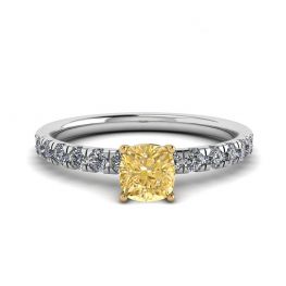 Almofada Diamante Amarelo 0,5 ct com Anel Pave Lateral
