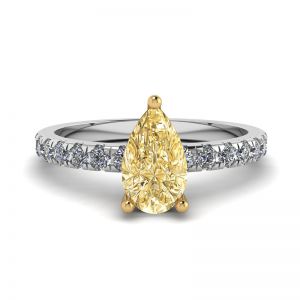Diamante amarelo pêra 0,5 ct com anel de pavimentação lateral
