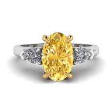 Anel de diamante amarelo oval com pera lateral e diamantes brancos