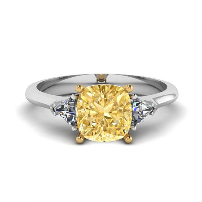 Almofada de 1 quilate Diamante amarelo com anel lateral de trilhões