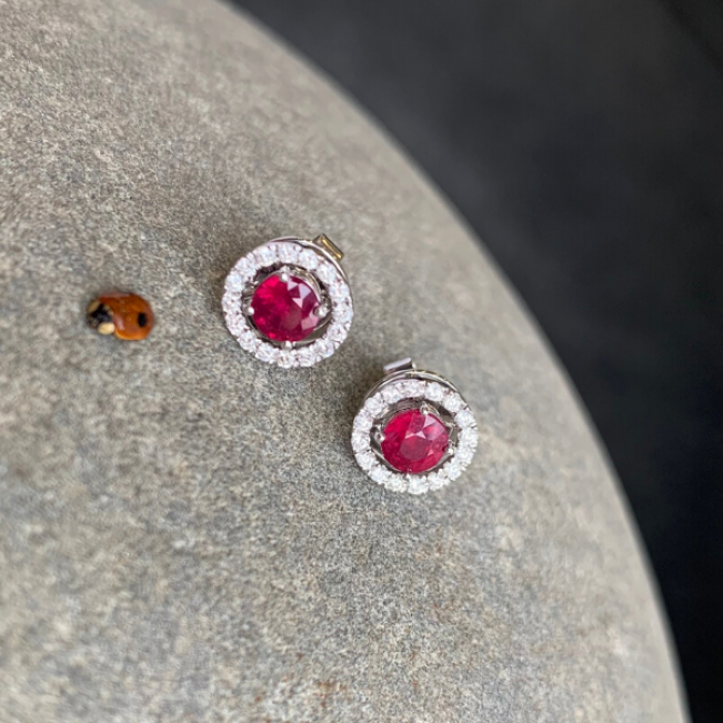 Brincos de rubi com jaqueta de halo de diamante destacável ouro rosa - Foto 4