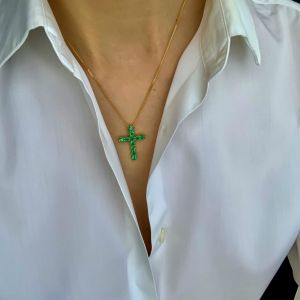 pingente de cruz esmeralda - Foto 6